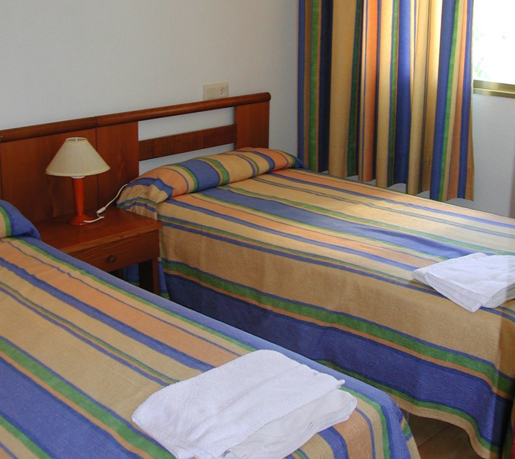 Apartamentos Torre Gerona Бенидорм Экстерьер фото