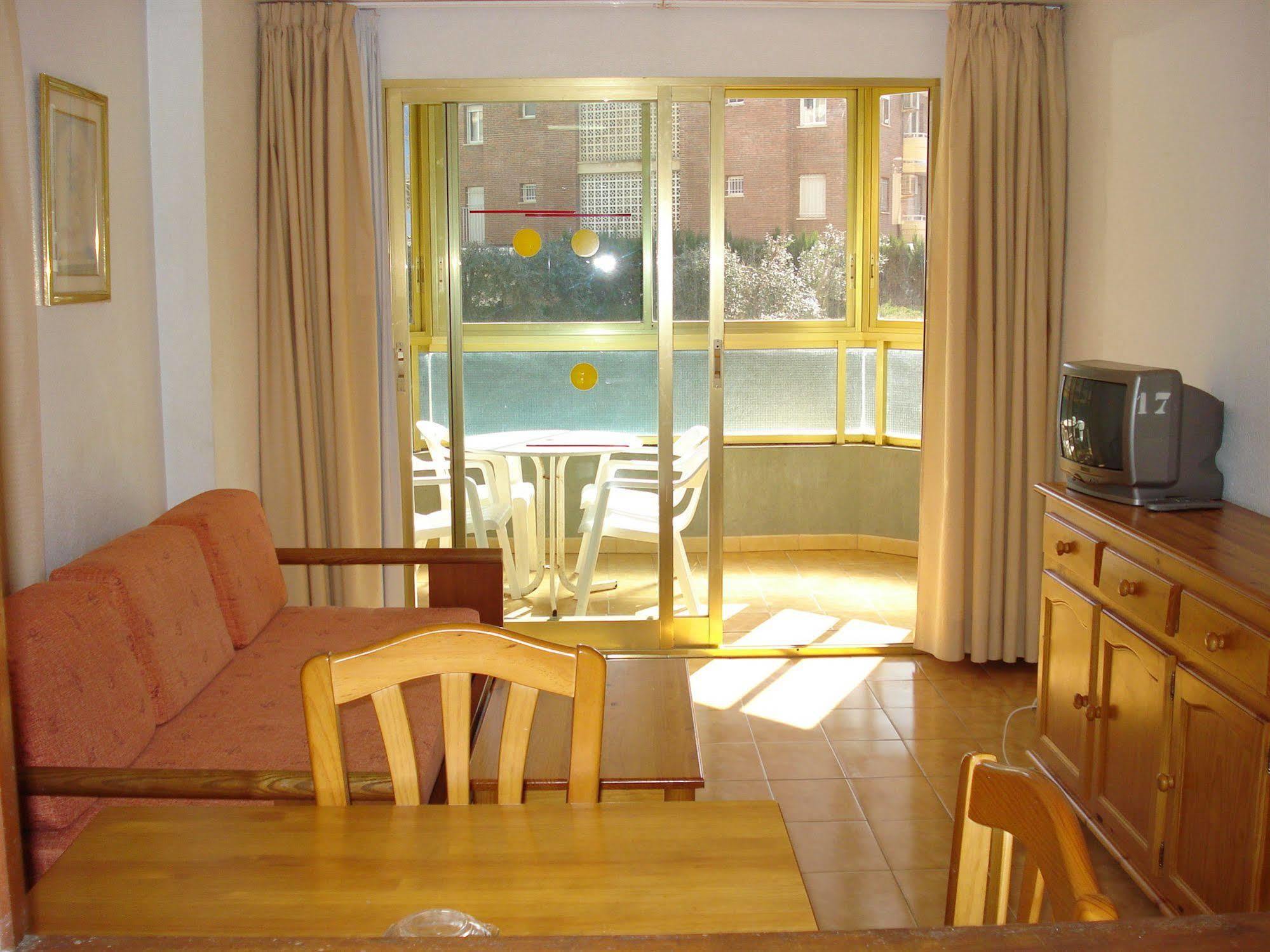 Apartamentos Torre Gerona Бенидорм Экстерьер фото