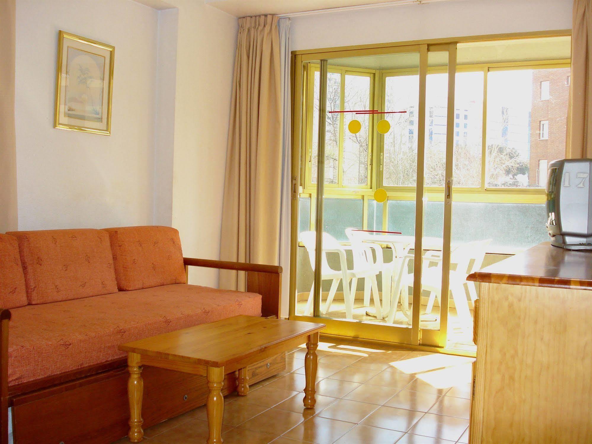 Apartamentos Torre Gerona Бенидорм Экстерьер фото