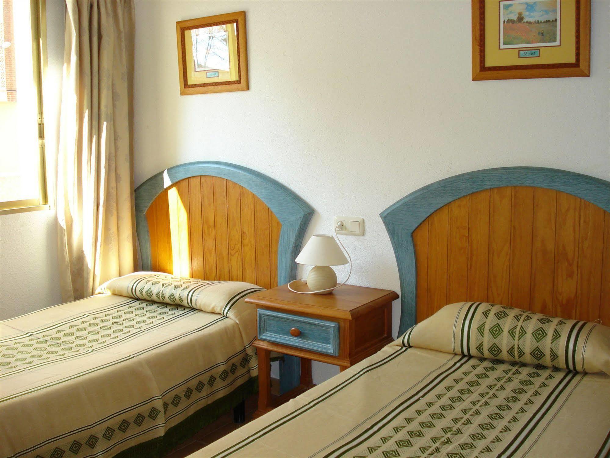 Apartamentos Torre Gerona Бенидорм Экстерьер фото